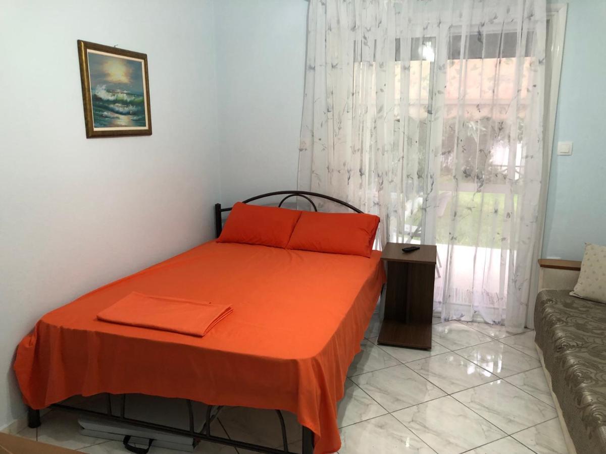 Thea Sea Apartment Неа Мудания Екстериор снимка